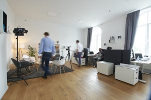 New Work : Home Office, Coworking Space und Co - die neue Welt der alternativen Arbeitsmodelle im Büro 2.0 Michael Kleina Digital Sichtbar 2018 Dynamik Dynamisch Agil New Work 300x200 - New Work : Home Office, Coworking Space und Co - die neue Welt der alternativen Arbeitsmodelle im Büro 2.0